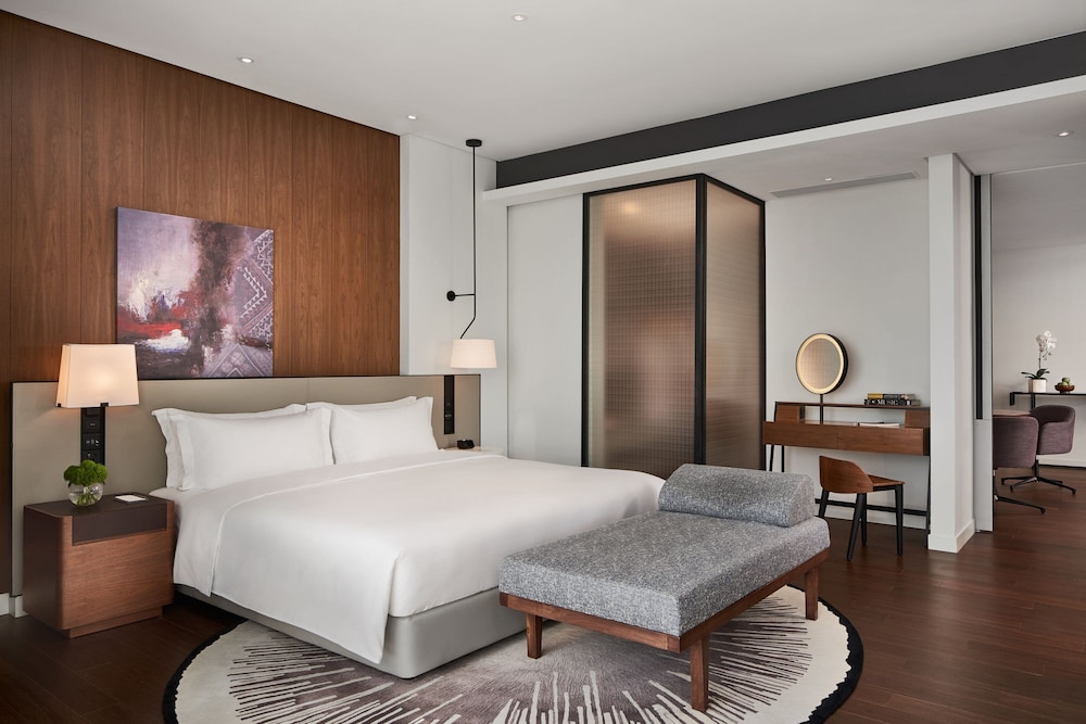 Le Meridien Petaling Jaya (ex New World Petaling Jaya) 11/75