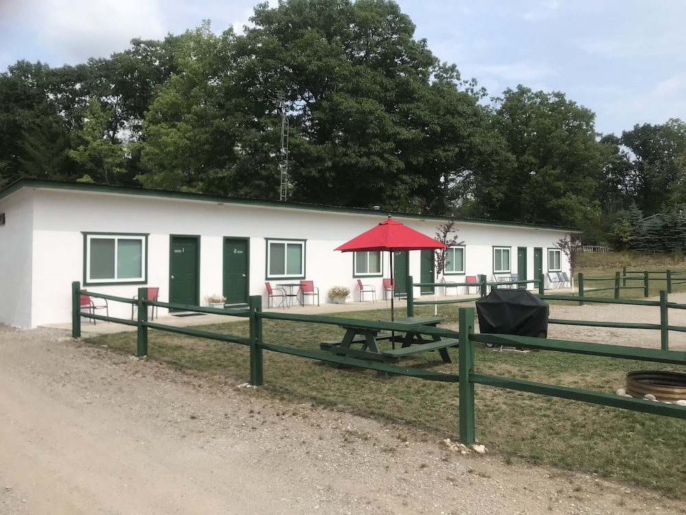 Riverview Inn 22/25