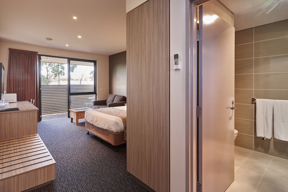 Foreshore Hotel 20/71