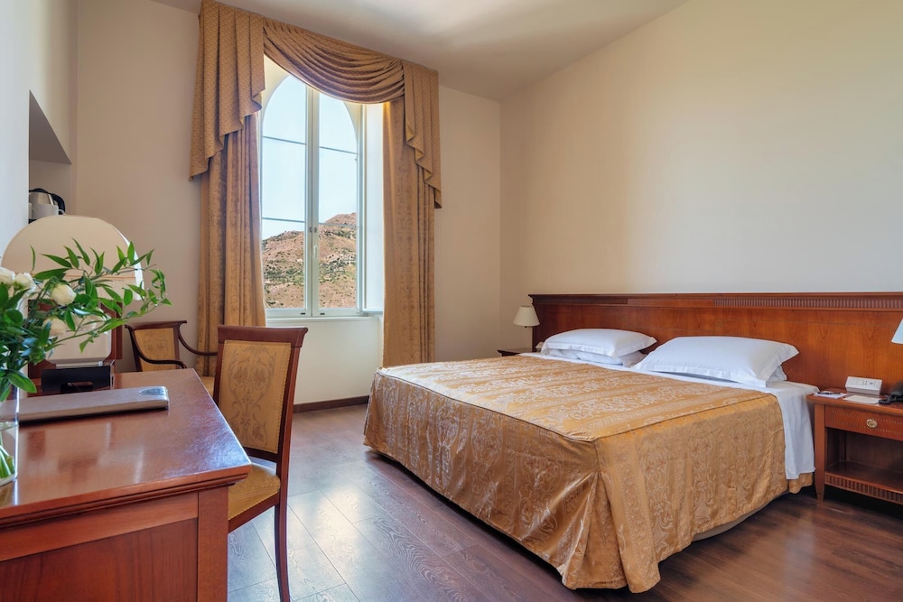 SUPERIOR, DOUBLE BED