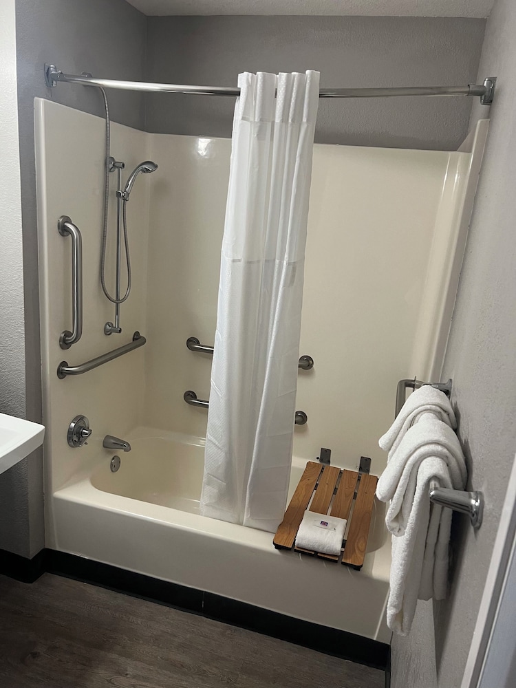 Motel6 Lakeland, FL 45/49