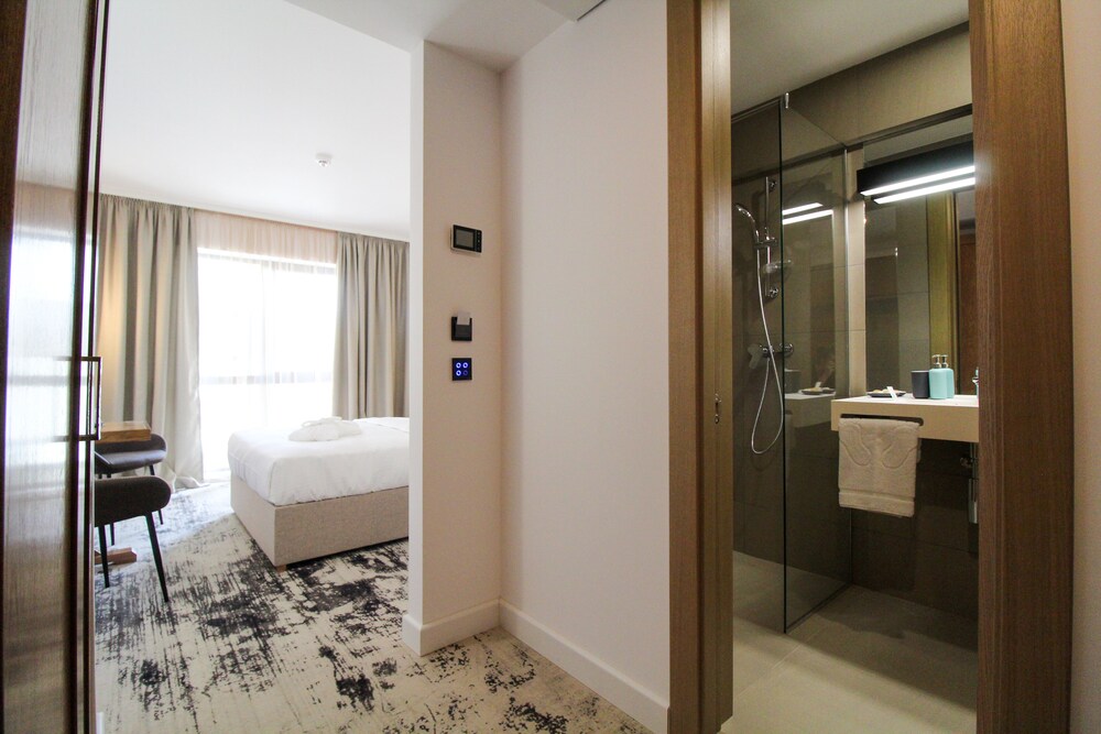 Hotel Avenue 63/64