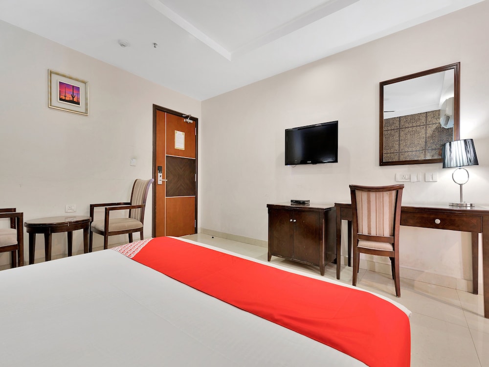 Oyo 12384 Hotel Serene Majestic 10/18