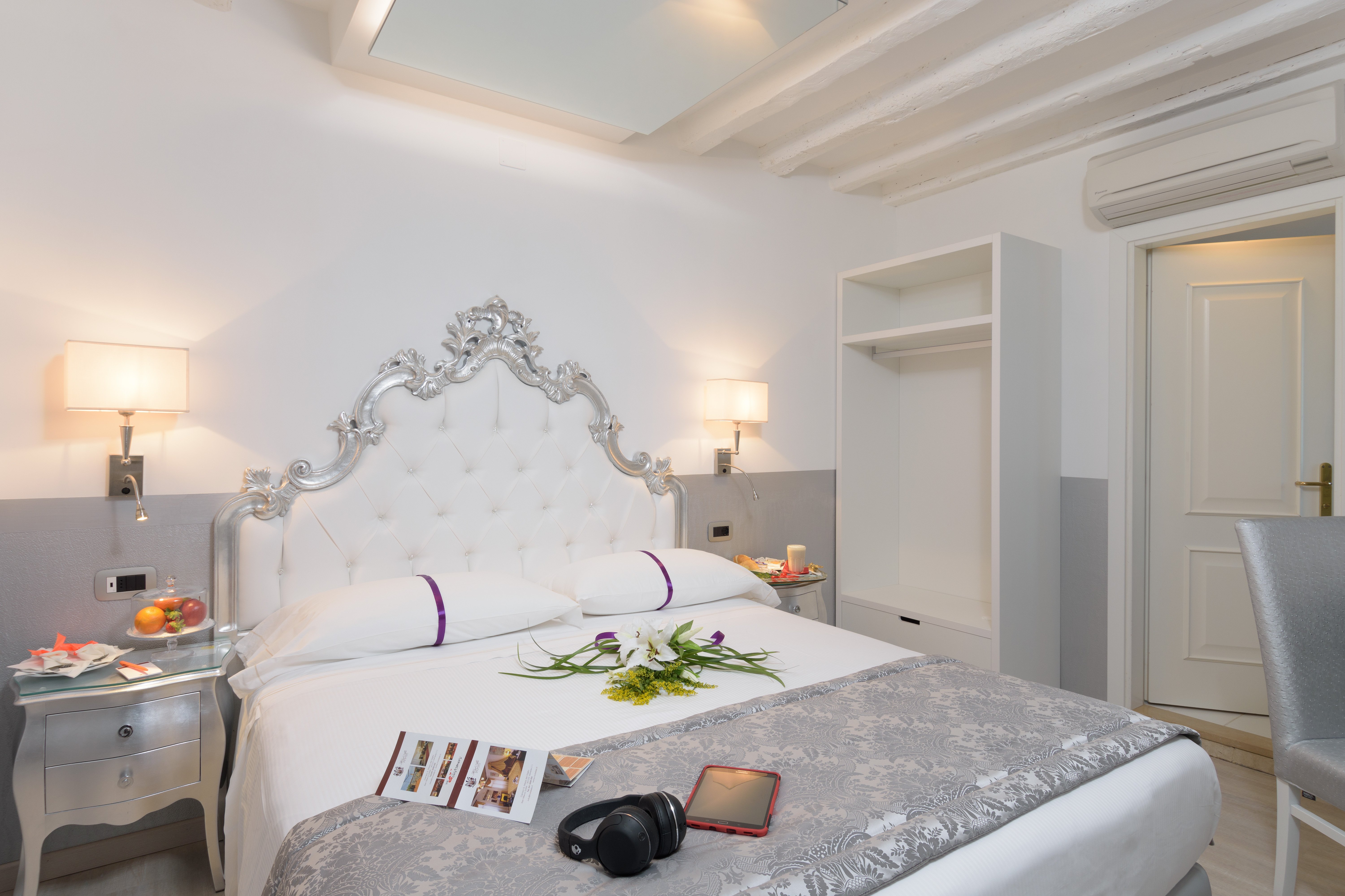 UNAHOTELS Ala Venezia 4/11