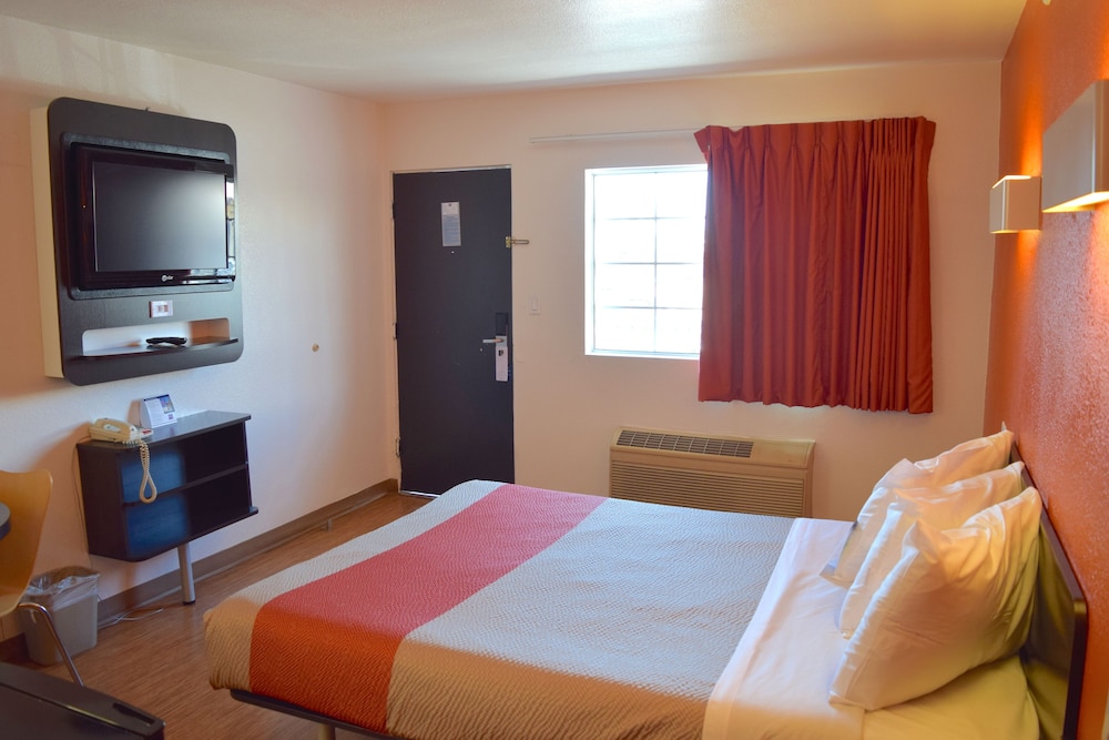 Motel6 San Diego, CA - Airport - Harbor 31/56
