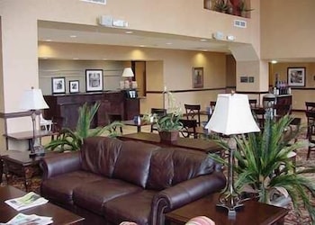Hampton Inn & Suites Fredericksburg 24/34