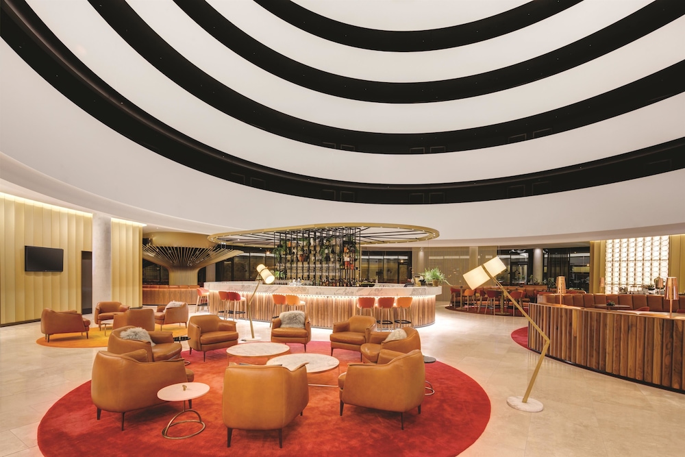 Vibe Hotel Canberra Airport 41/63