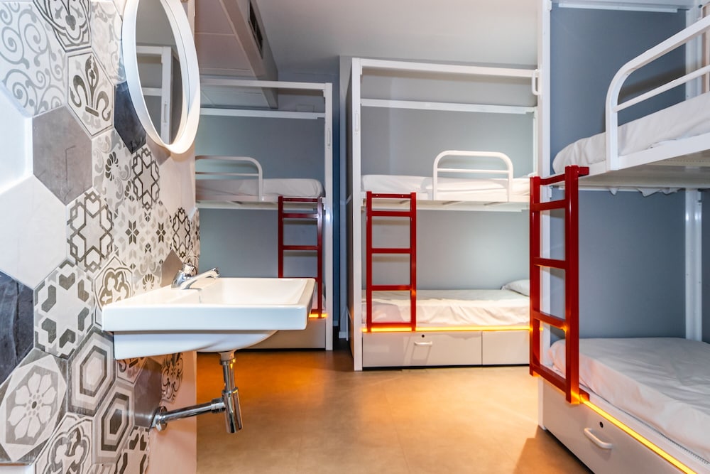 Hostel Sun And Moon 27/28