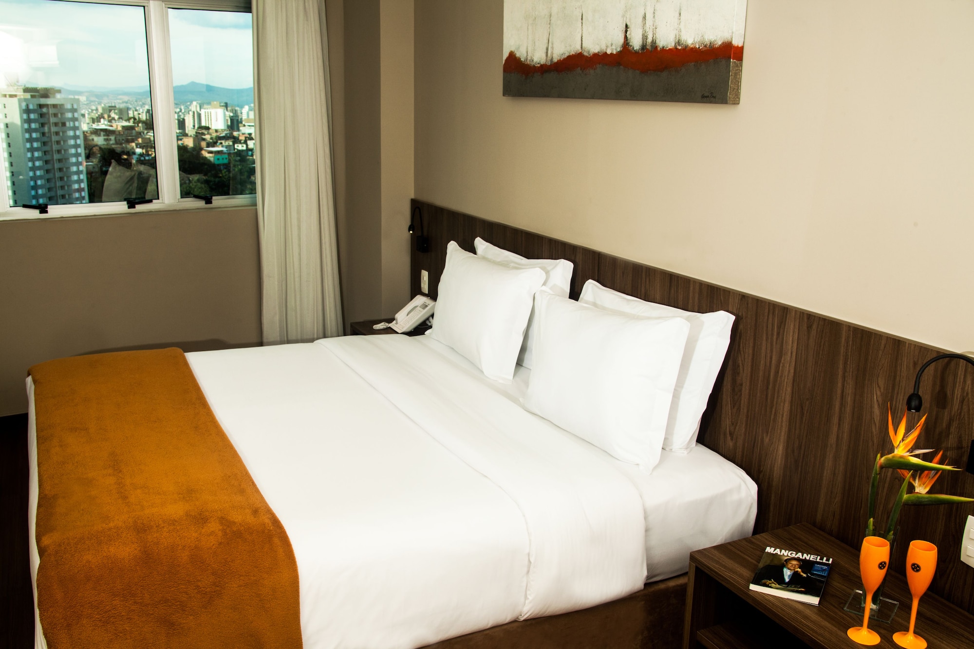DELUXE, DOUBLE BED
