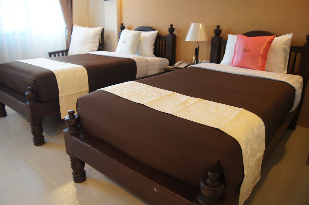 Goldenbell Hotel Chiangmai 24/60