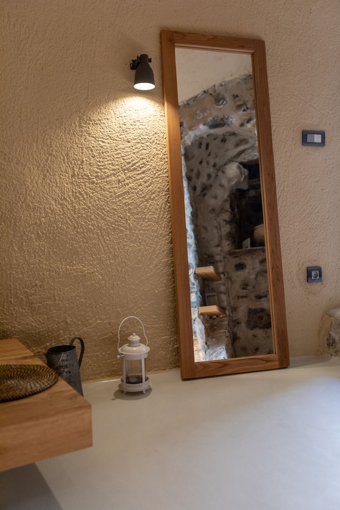 Nalas Cave Suite - Adults Only 19/50
