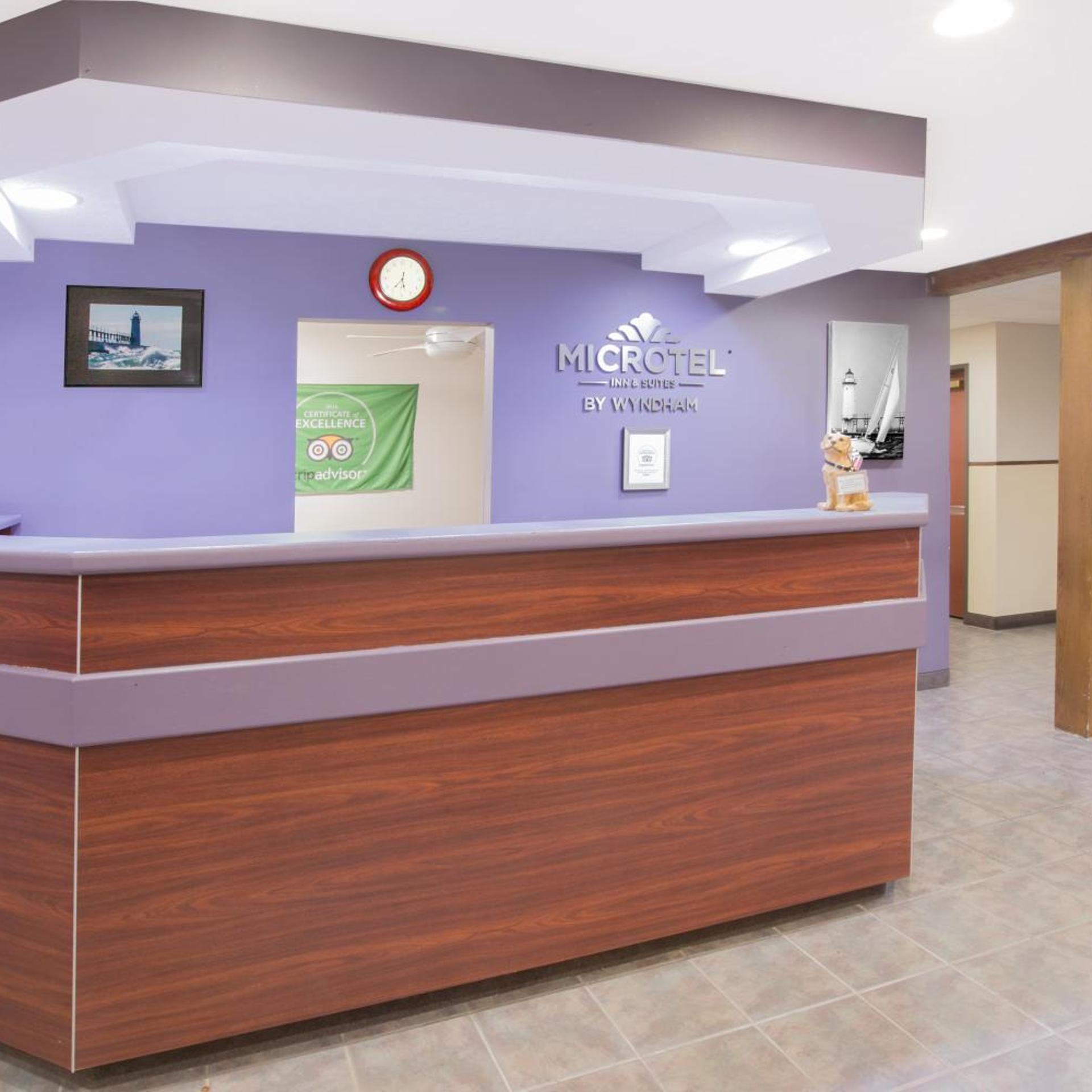 Microtel Inn & Suites by Wyndham Manistee 3/50