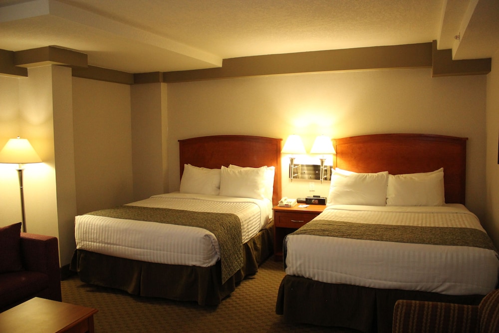 Ramada By Wyndham Edmonton South 11/33