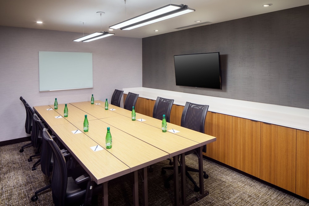 SpringHill Suites By Marriott New York JFK Airport/Jamaica 26/30