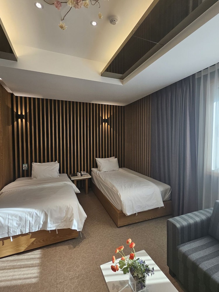 Bentley Hotel Chungjang 8/38