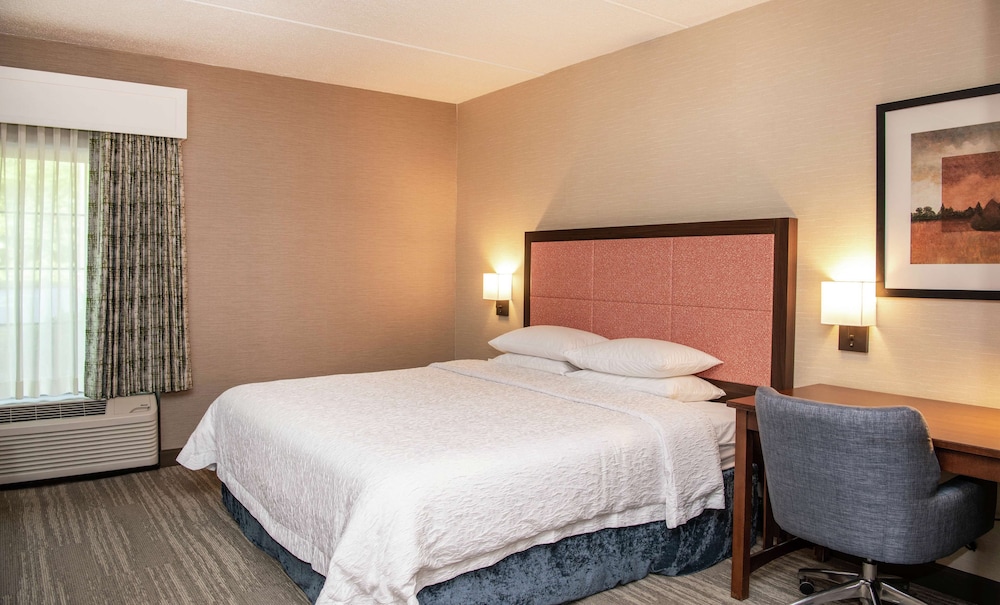 Hampton Inn and Suites Rochester/Victor 8/60