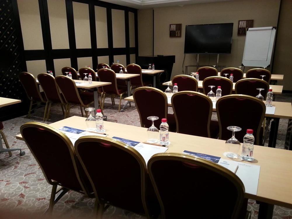 فندق مينا الجبيل سابقا جولدن توليب(Razana Hotel Al Jubail) 59/60