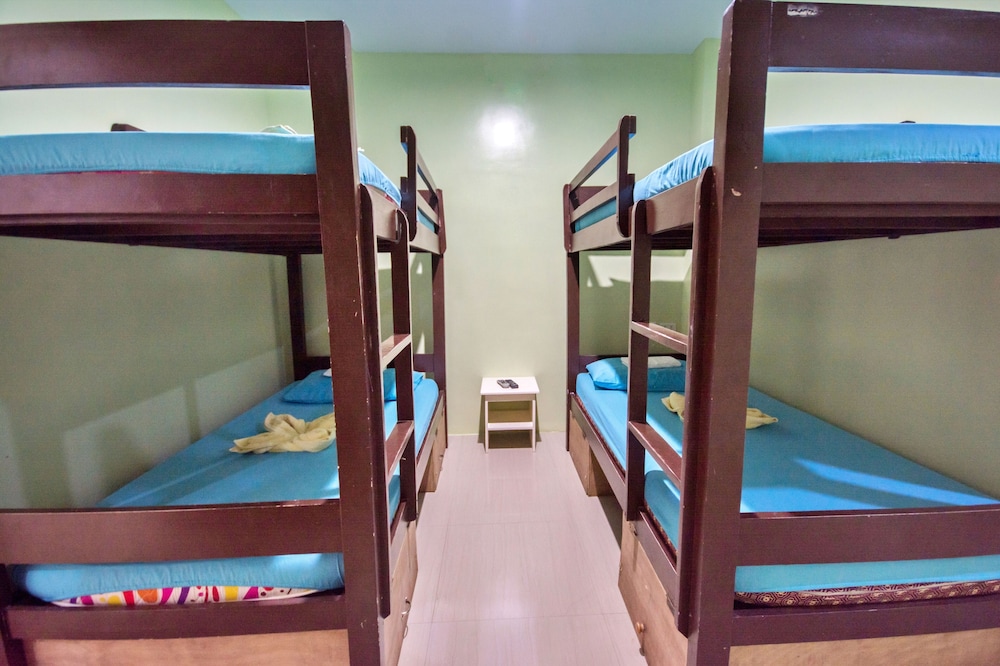 Boracay Backpackers 37/68
