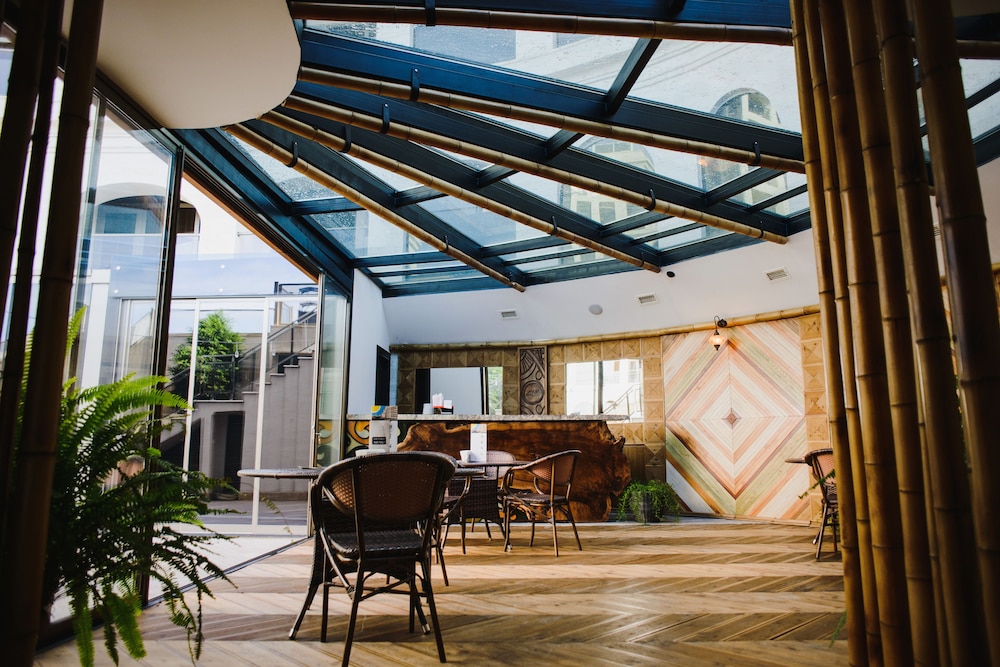 Colosseum Marina Hotel Batumi 55/72