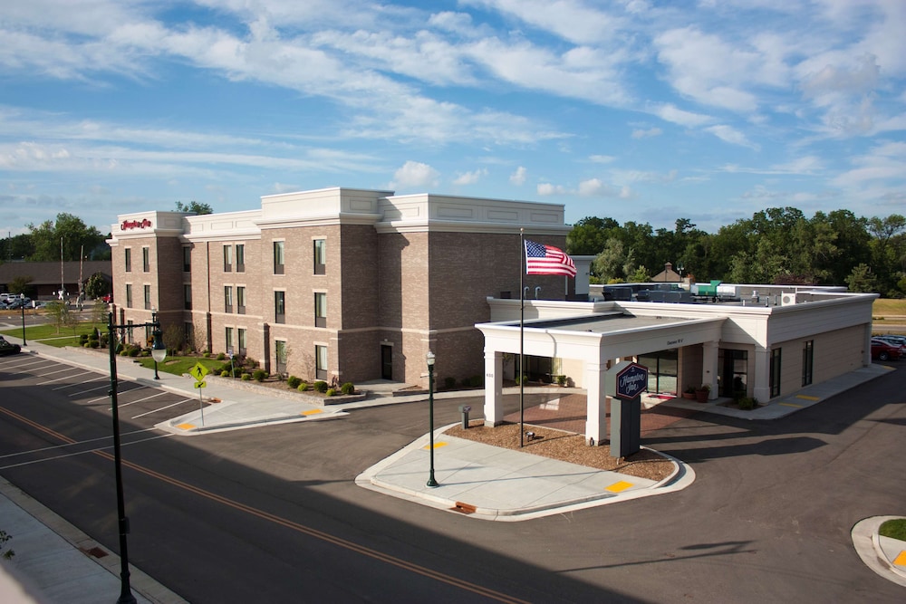 Hampton Inn Burlington, WI 5/58