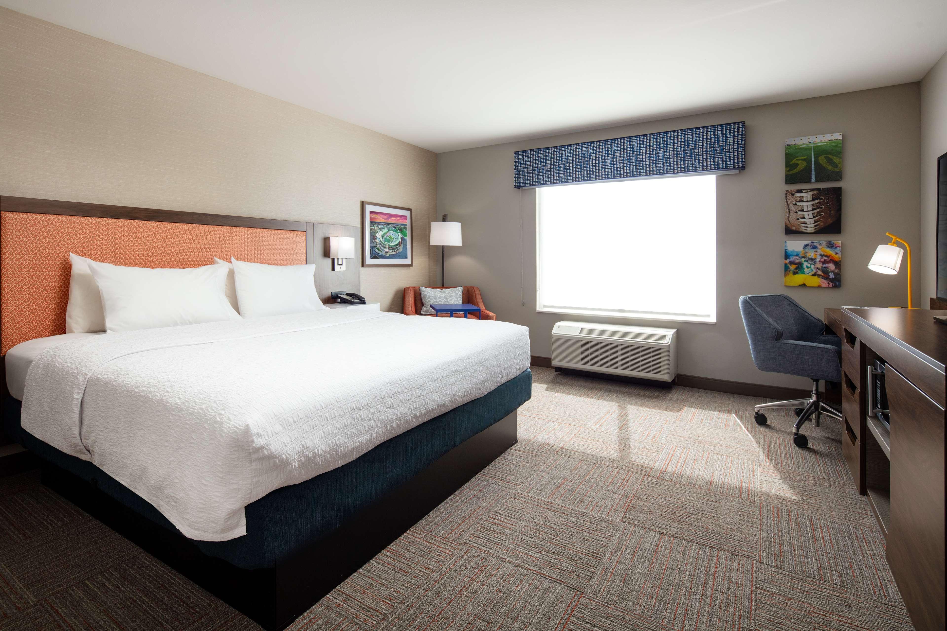 ROOM, KING BED, PARTIAL VIEW, ACCESSIBLE