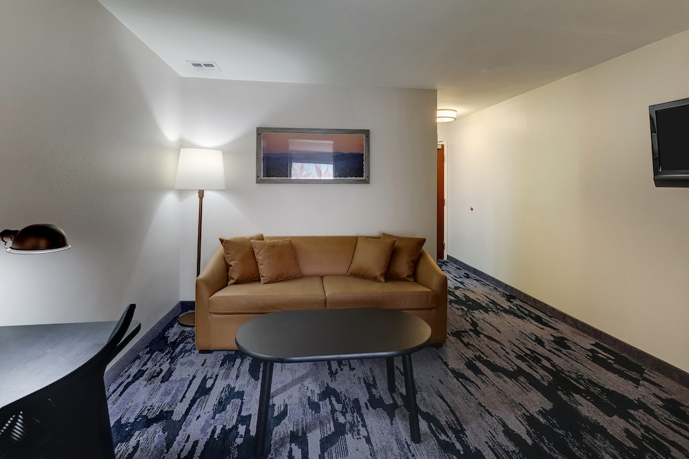 Best Western Plus Las Colinas Inn & Suites 40/58