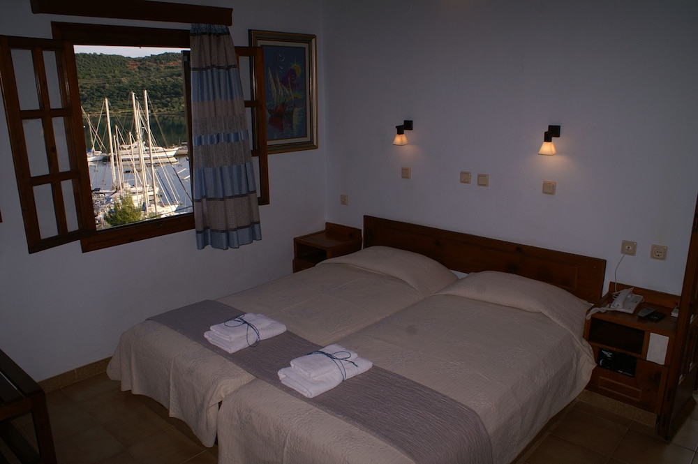 Drymna Hotel 10/50