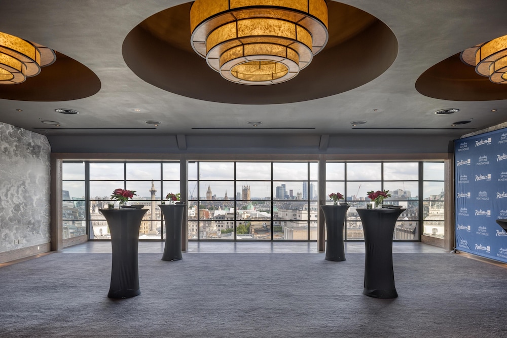 Radisson Blu Hotel London Leicester Square 27/49