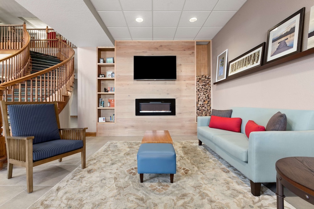 Country Inn & Suites by Radisson, Port Canaveral, FL 27/34