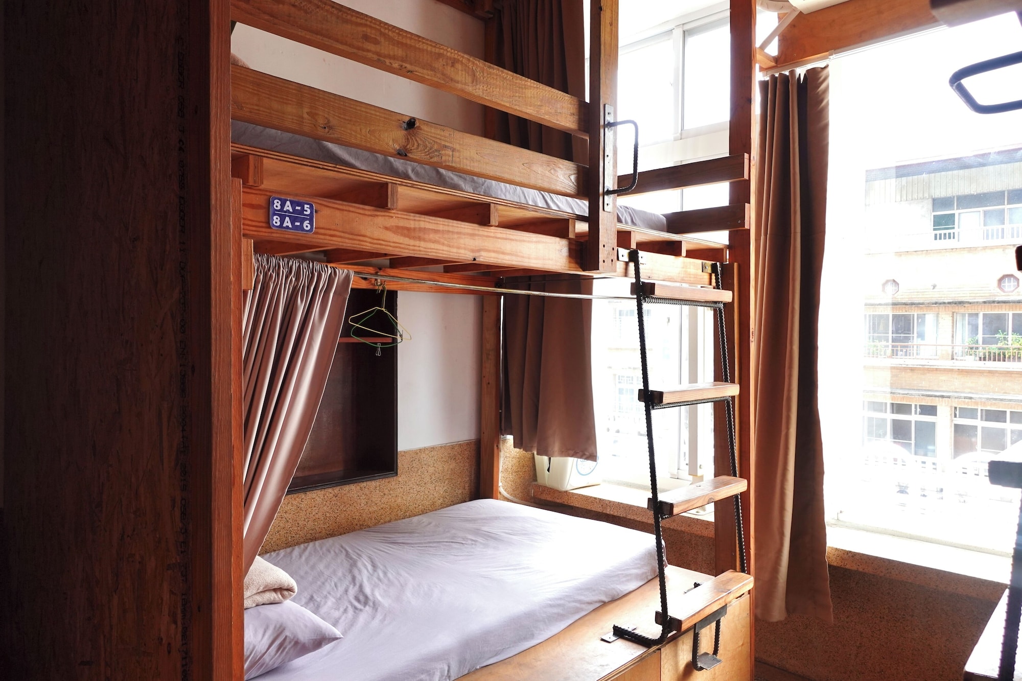 MIXED DORM, BASIC, 8 BEDS, SHARED BATHROOM