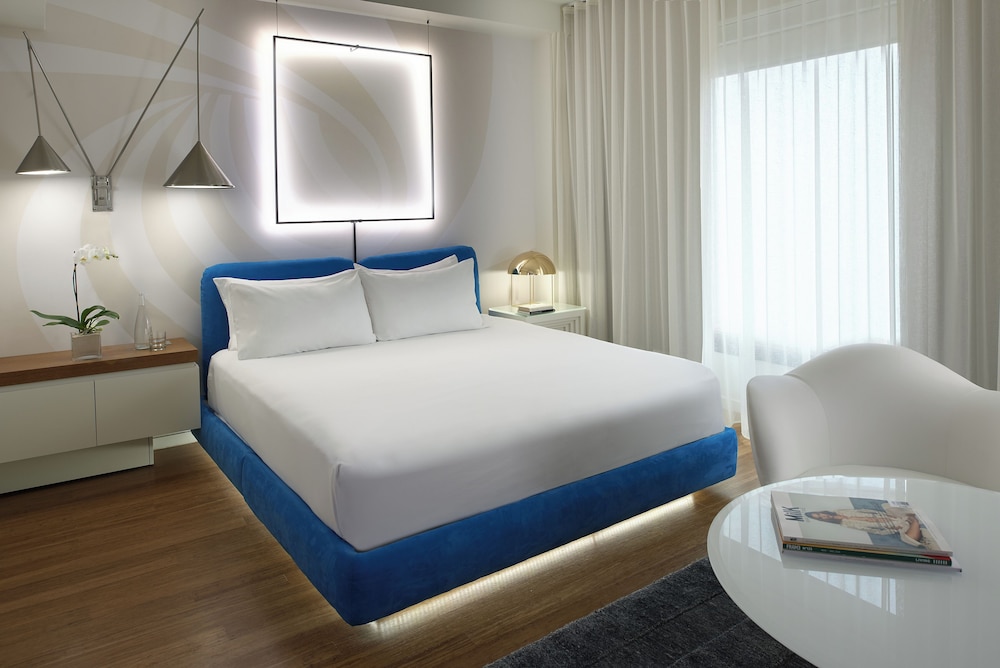 SUPERIOR, KING BED
