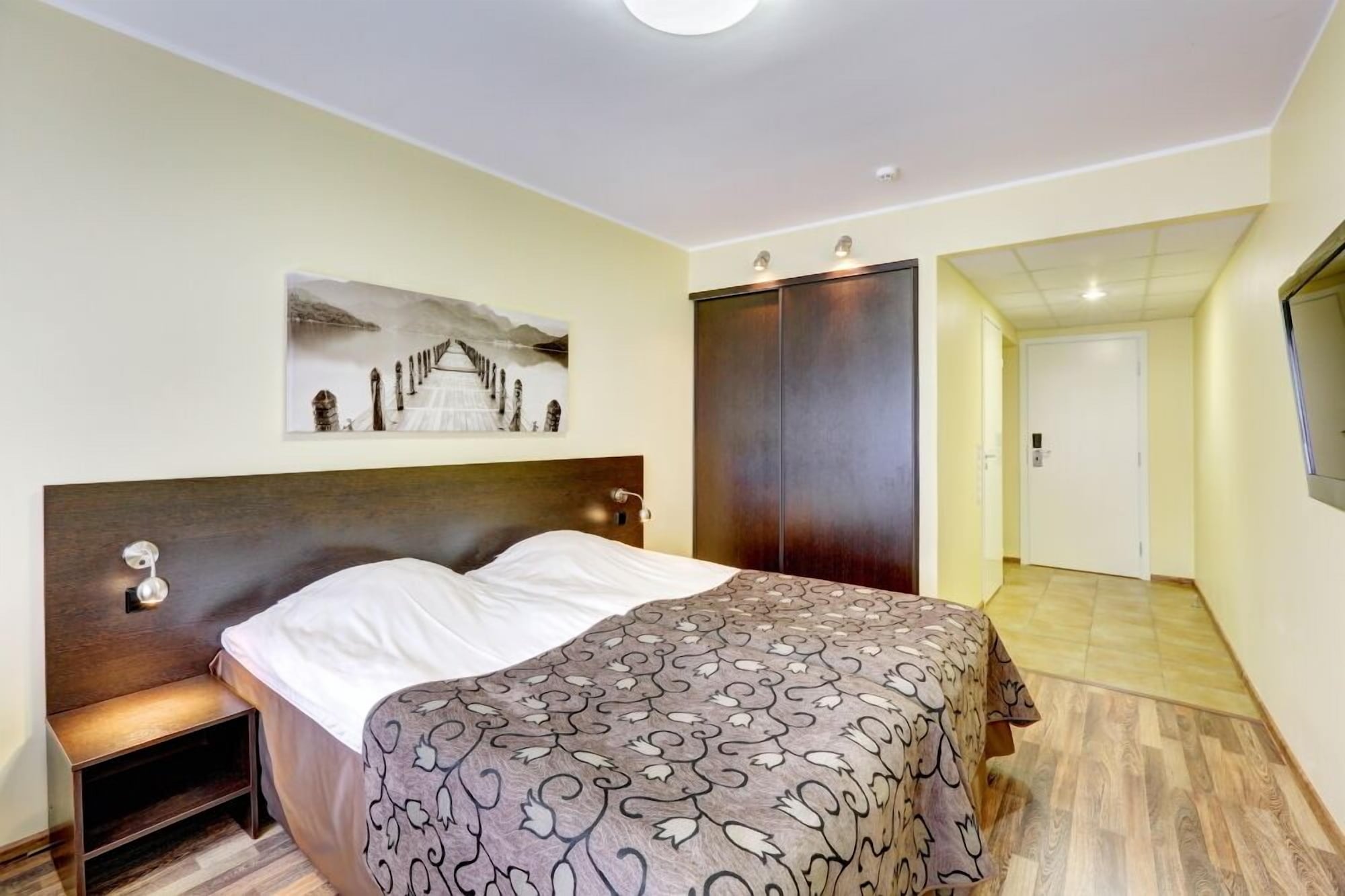 SUPERIOR, TWIN BEDS