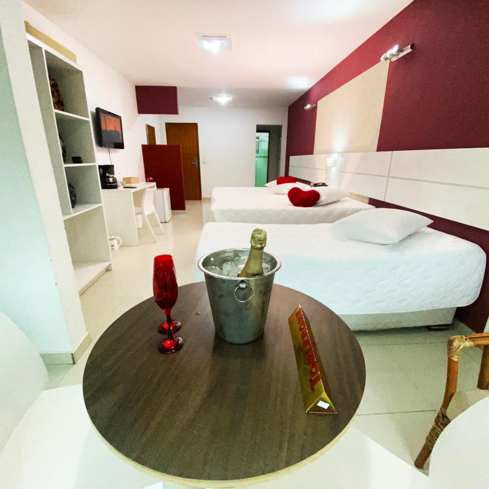 HOTEL EMIRATES 38/52
