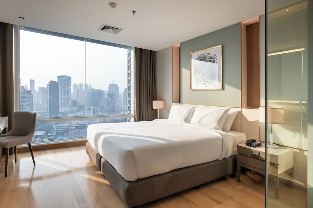 Penthouse Suite, 2 King Beds, Single Bed