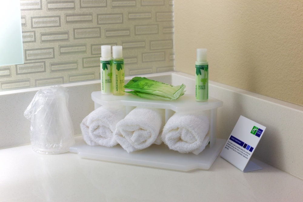Holiday Inn Express Fargo SW - I-94 Medical Center 25/52