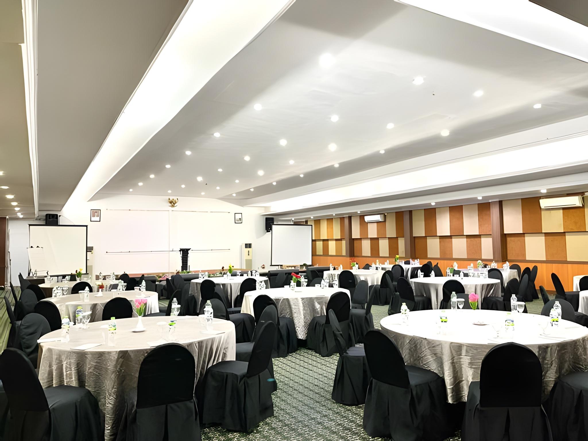 Grand Asrilia Hotel 43/50