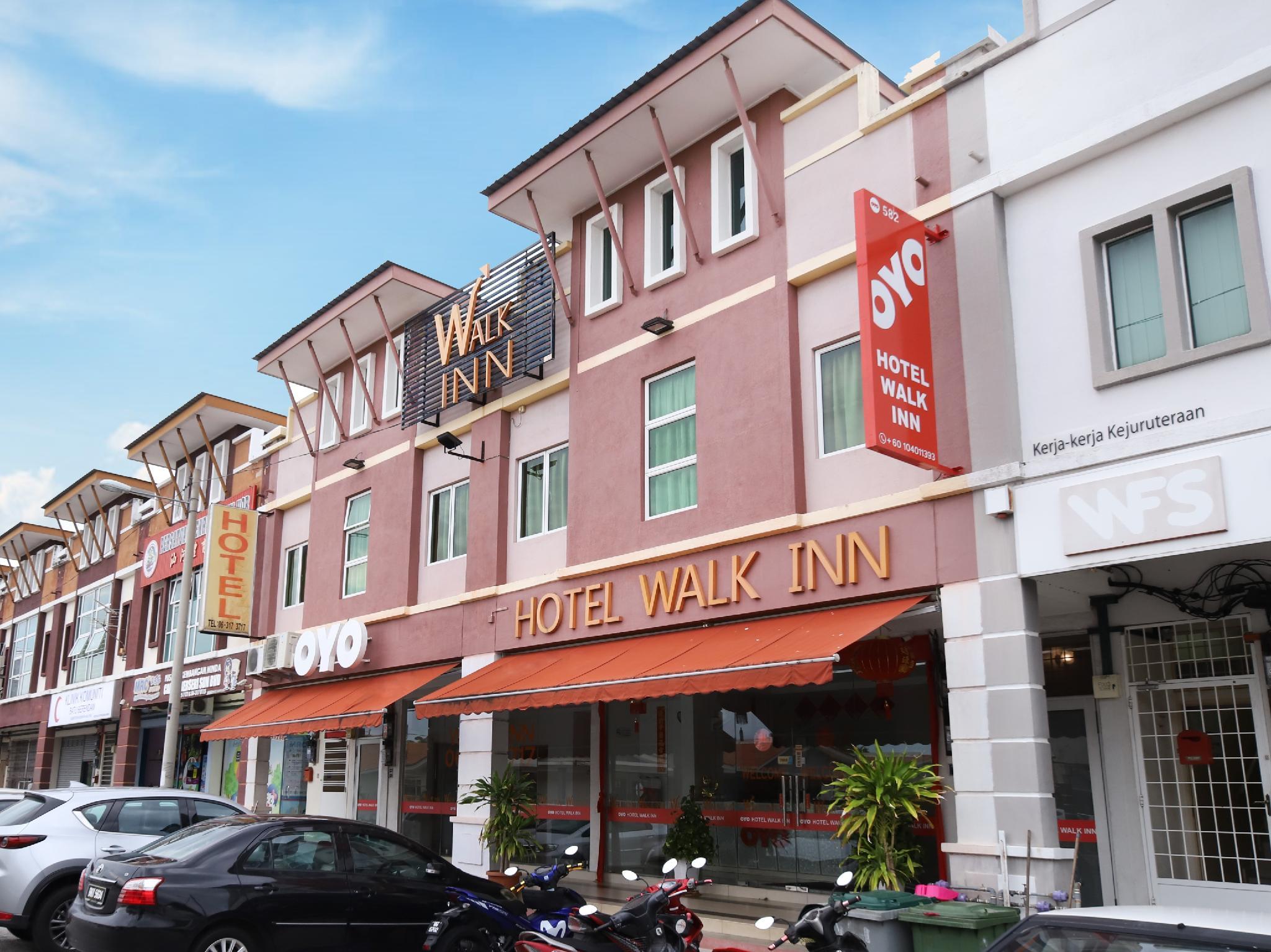 Oyo 582 Hotel Walk Inn photo1