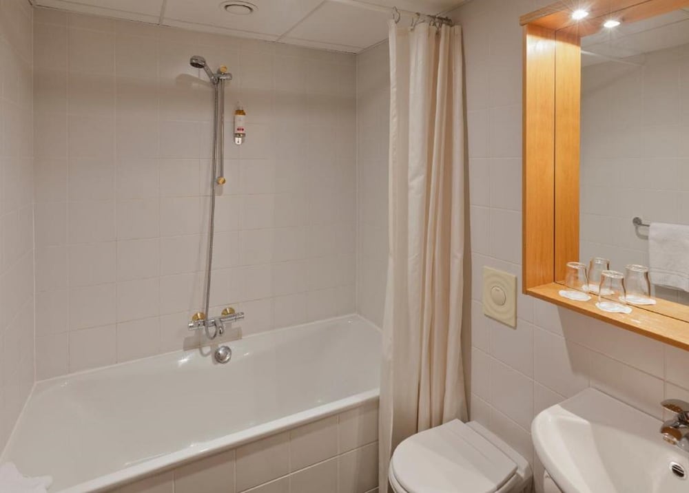 CENTERHOTEL SKJALDBREID 8/45