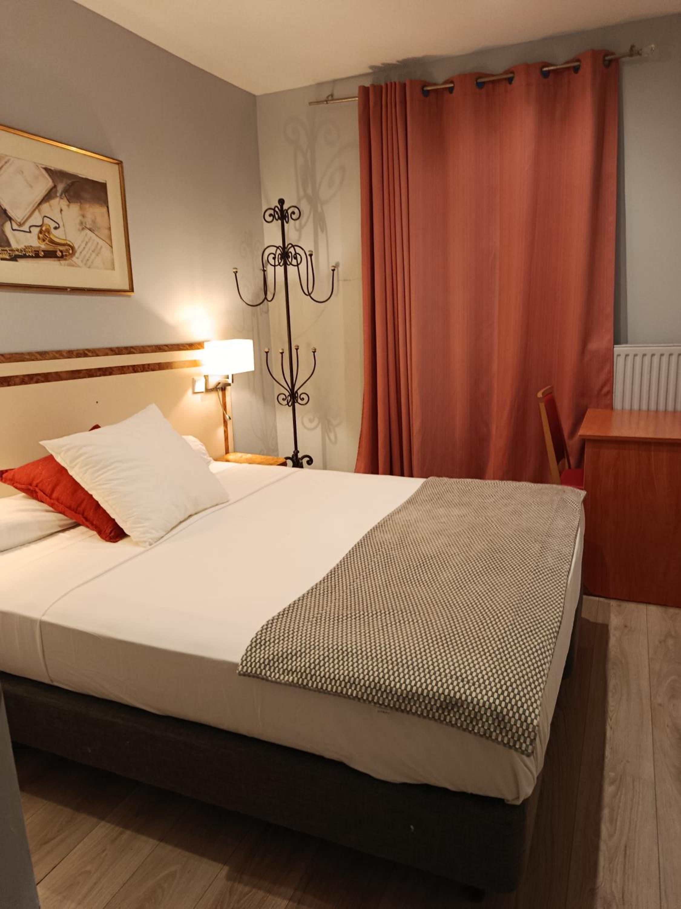 Hotel Azur Montmartre 5/18