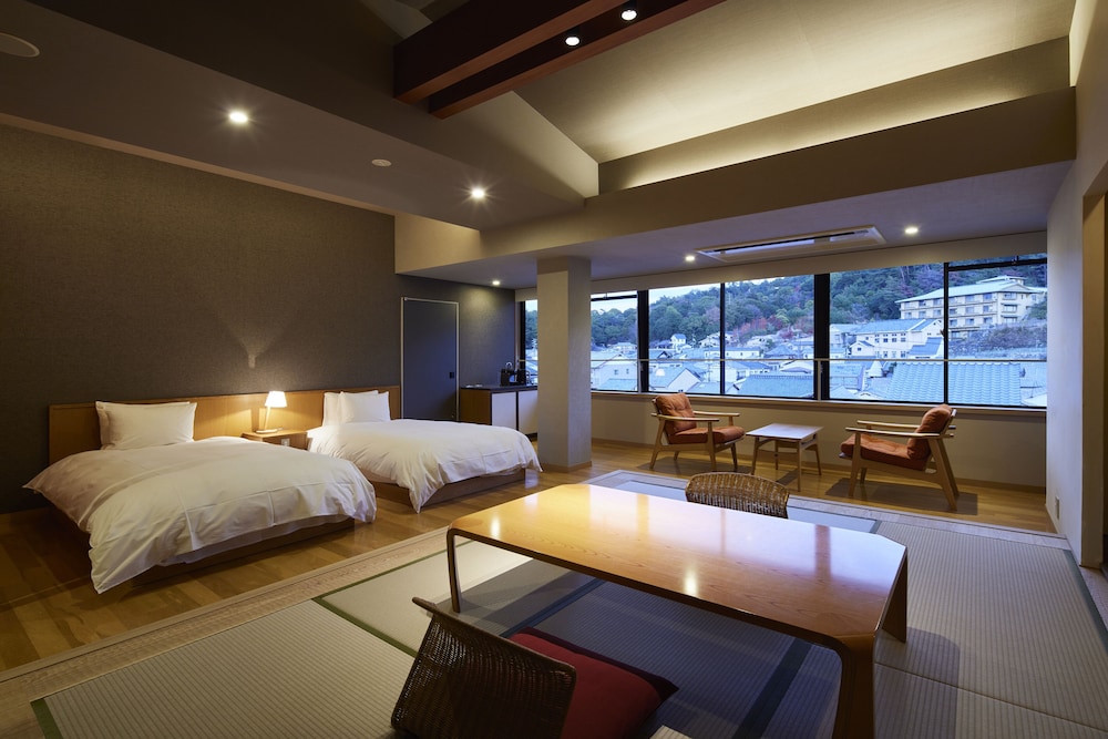 Itsukushima Iroha 8/50