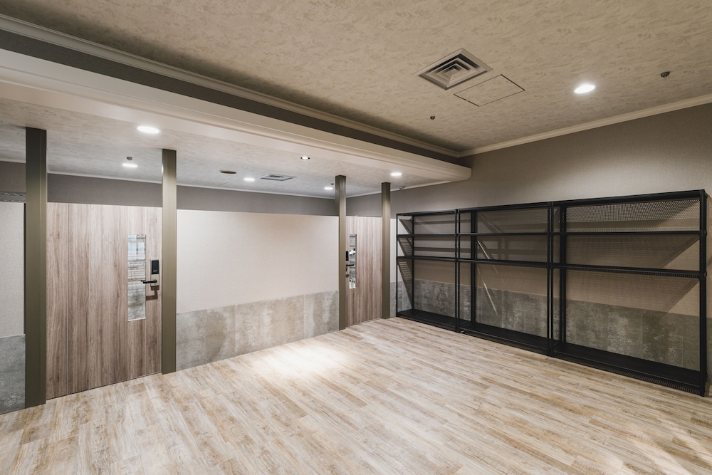 Shin-Osaka Esaka Tokyu REI Hotel 34/68