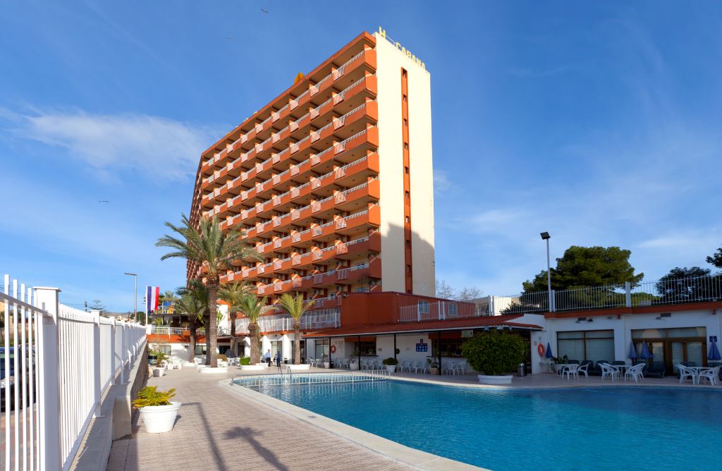Cabana Hotel 3/27