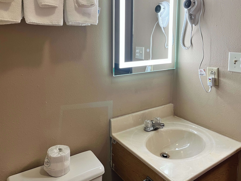 Motel6 Litchfield, IL 48/52