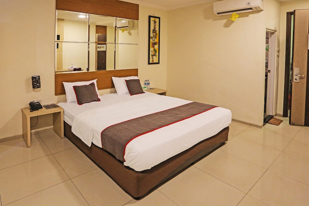 Super OYO Townhouse OAK Hotel Fiducia Serpong 27/44