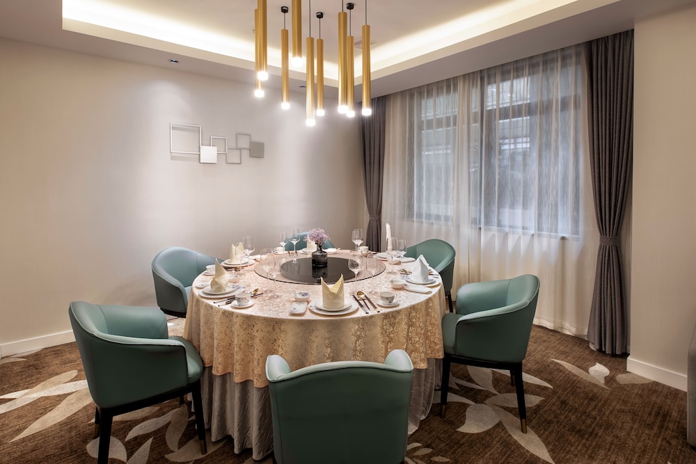 West Capital International Hotel 37/50
