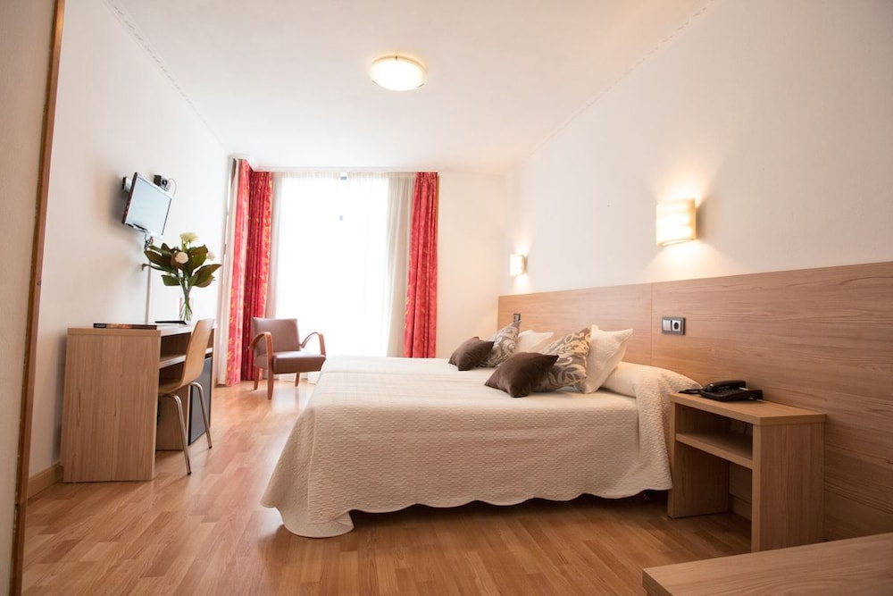 Hotel Don Manuel 13/52
