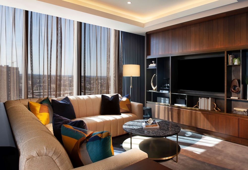 Grand Hyatt Nashville 67/73