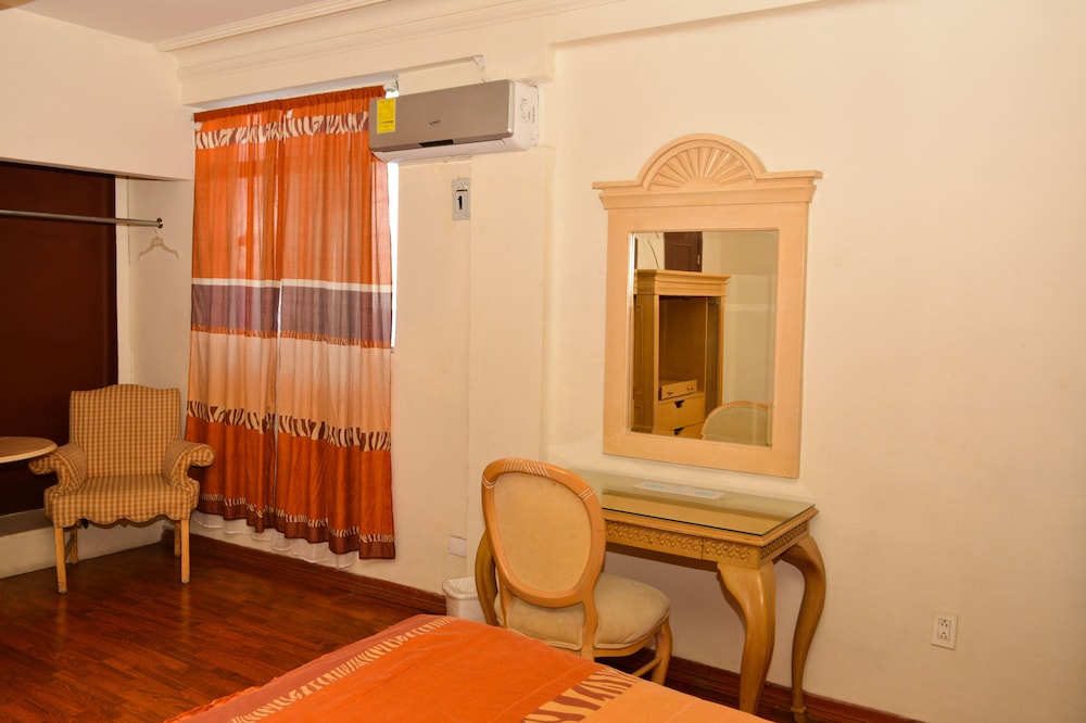 Hotel Baeza 32/50