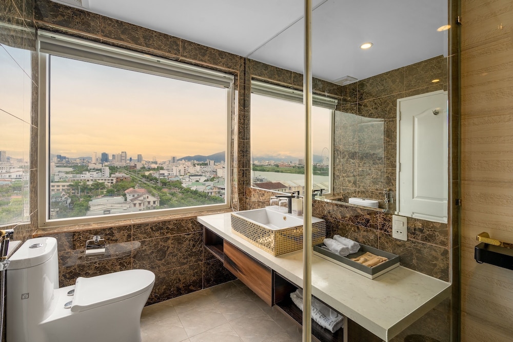 RHM Luxury Hotel And Suite 52/53