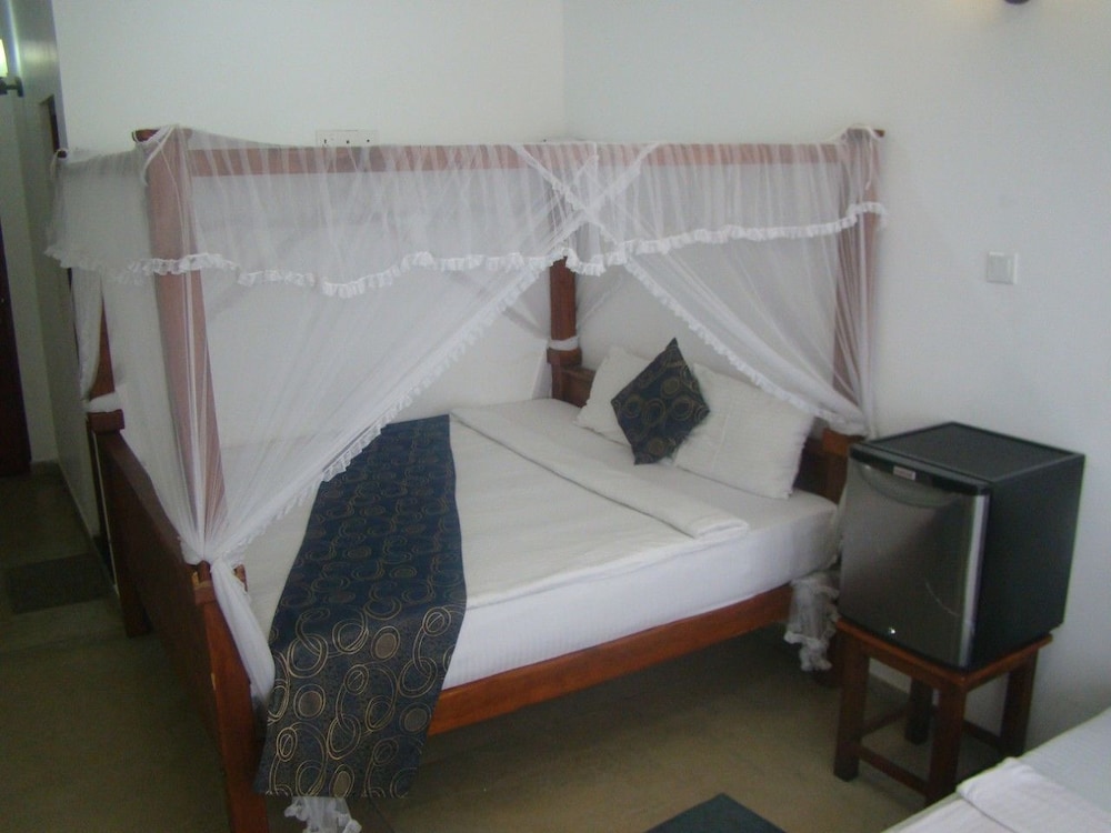 Hotel City Grand Ella 9/19
